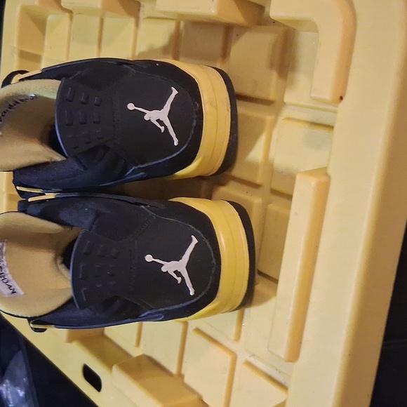 Jordan 4 thunder size 10 - Picture 8 of 8